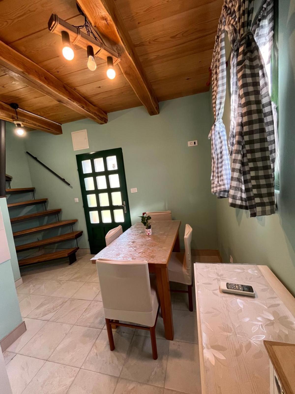 Апартаменты Wooden House Ante Self Check - In And Check - Out Оточац Экстерьер фото