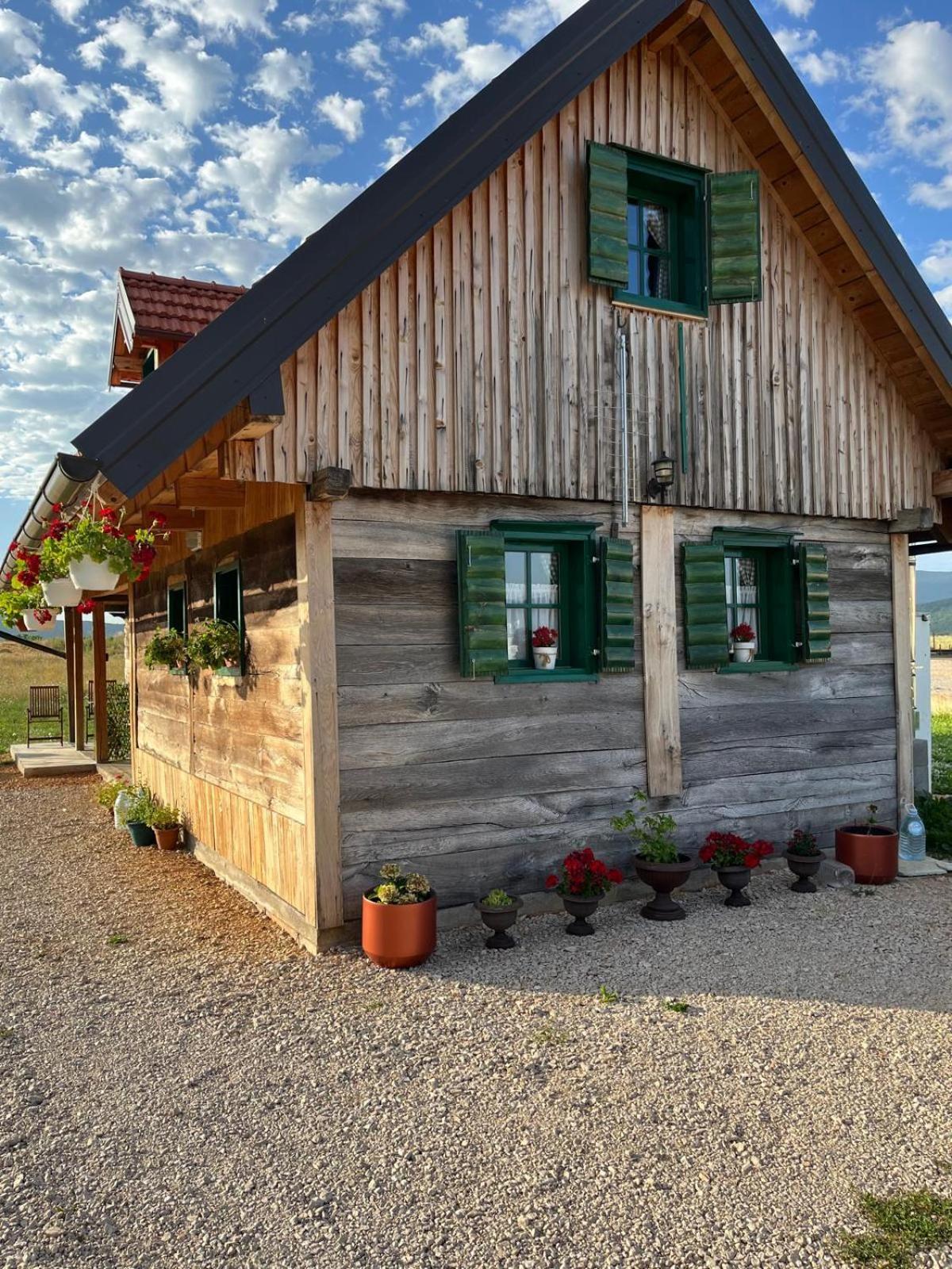 Апартаменты Wooden House Ante Self Check - In And Check - Out Оточац Экстерьер фото